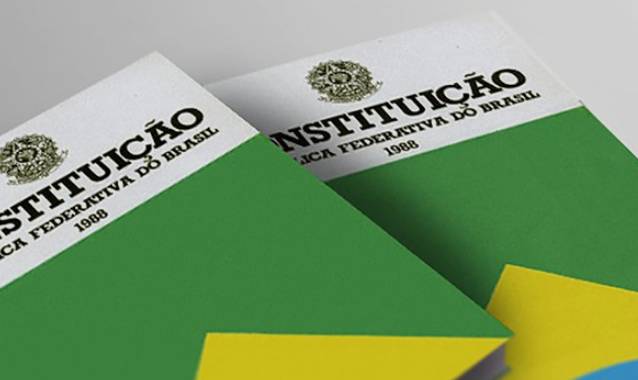 Exemplares da Constituição da República Federativa do Brasil